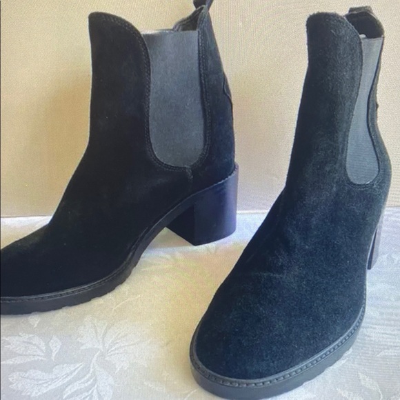 Shoes - Elegant Black Ankle Booties